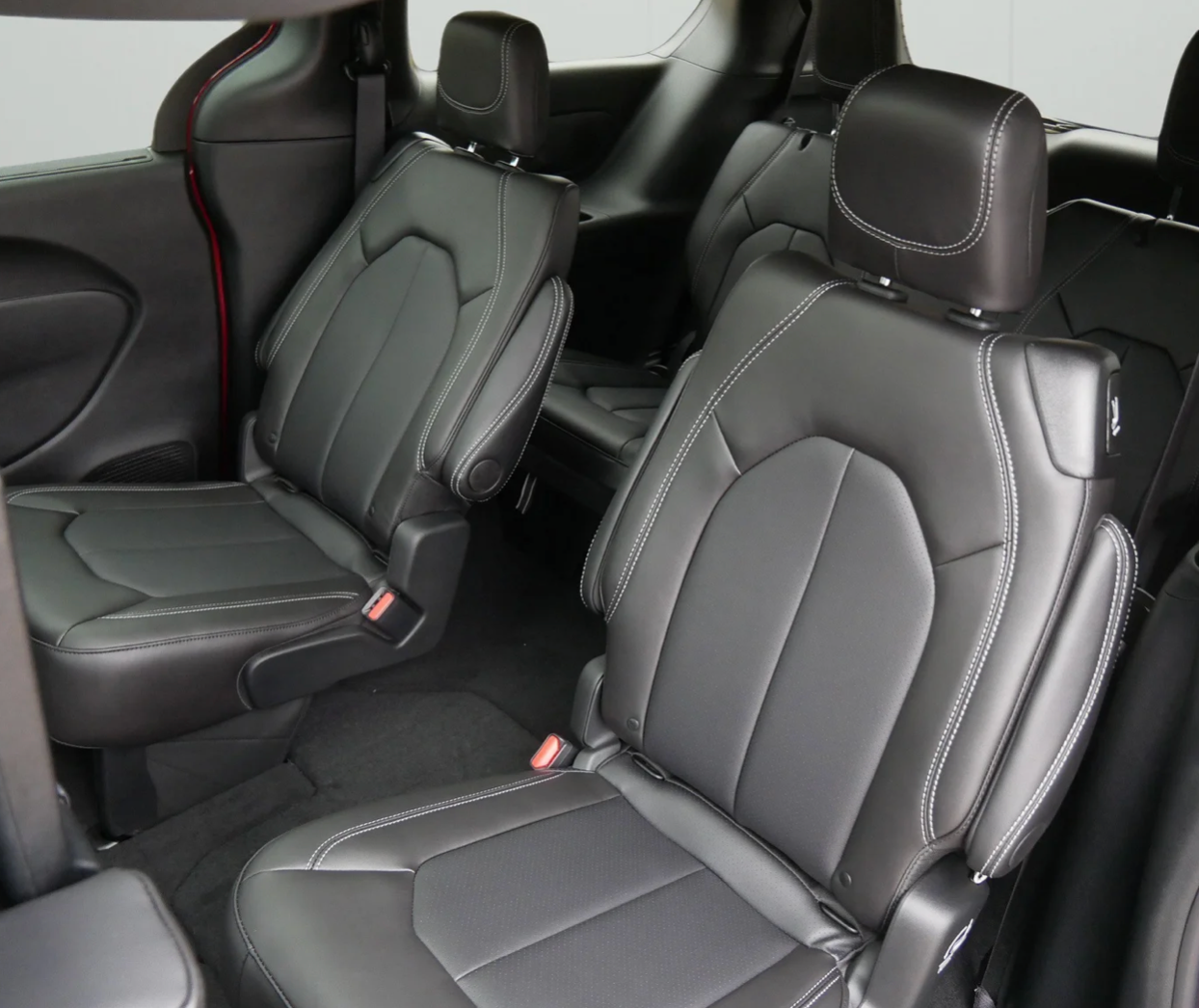 2026 Chrysler Pacifica Back Seats | House Chrysler Red Wing MN